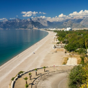 2025’te Antalya’da Emlak Yatırımı Yapmak Ne Kadar Mantıklı?